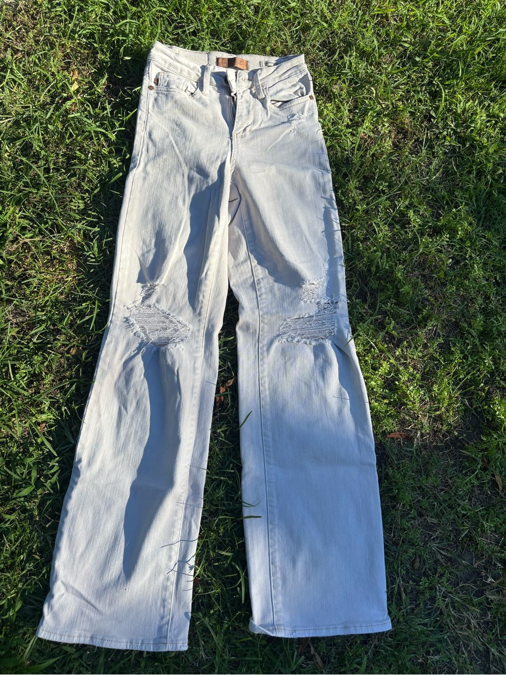 Judy Blue Light Beige Distressed Wide-Leg Jeans
